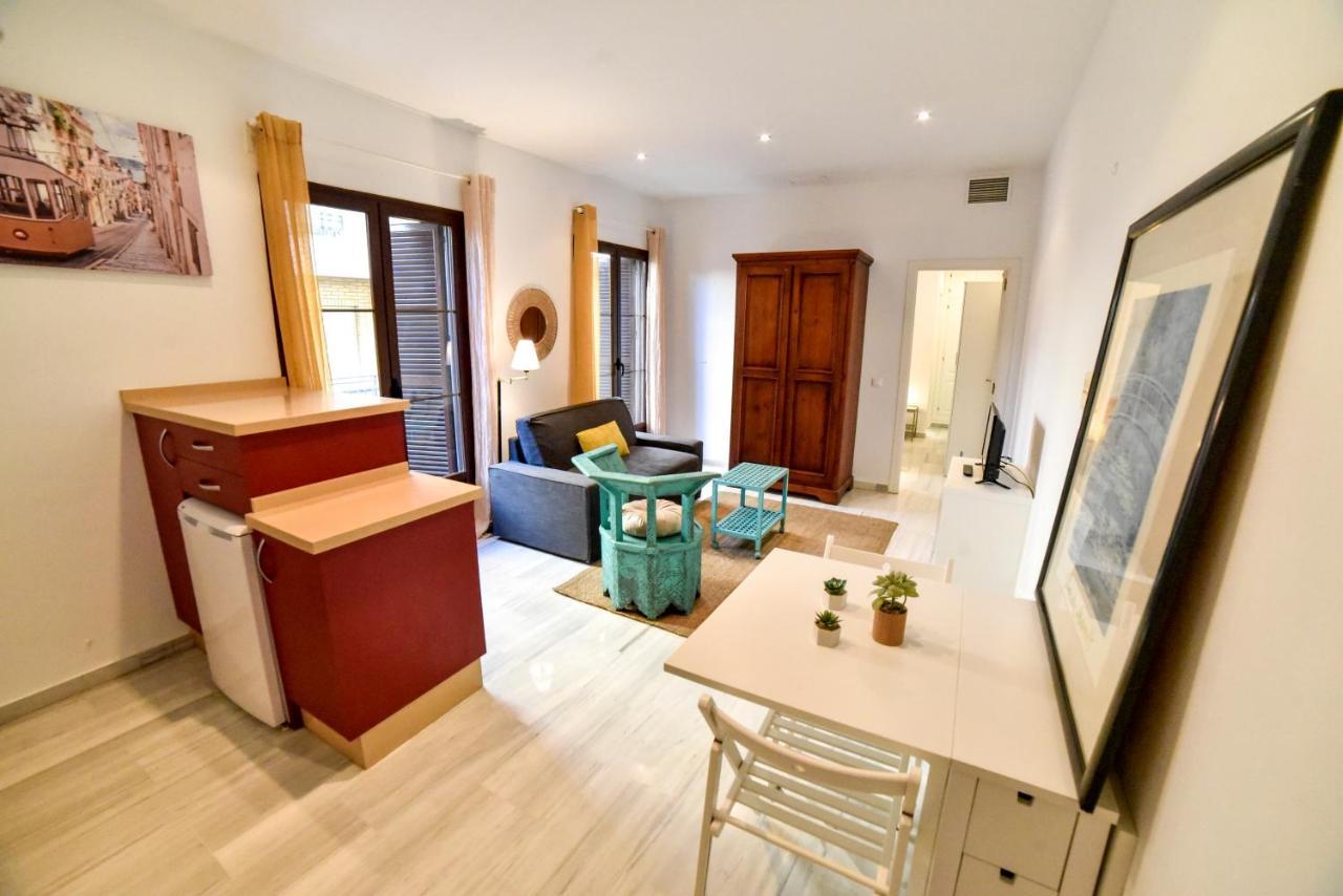 New! City Centre Apartment セビリア エクステリア 写真