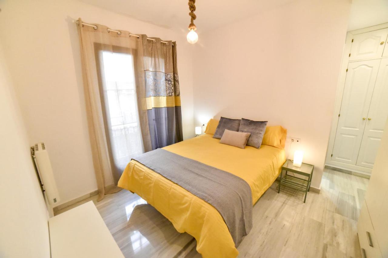 New! City Centre Apartment セビリア エクステリア 写真